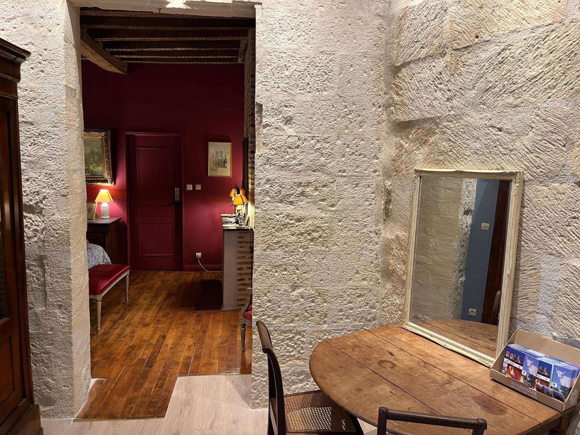 Le Refuge Des Cordeliers Διαμέρισμα Λον Δωμάτιο φωτογραφία